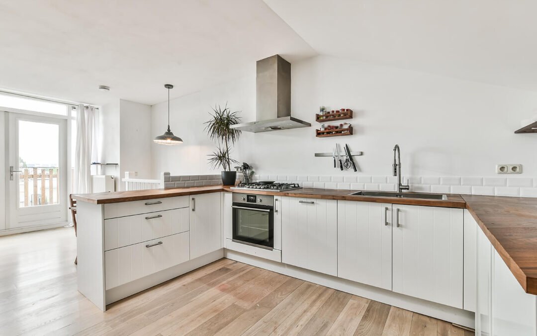 Custom-made Kitchen Cabinets